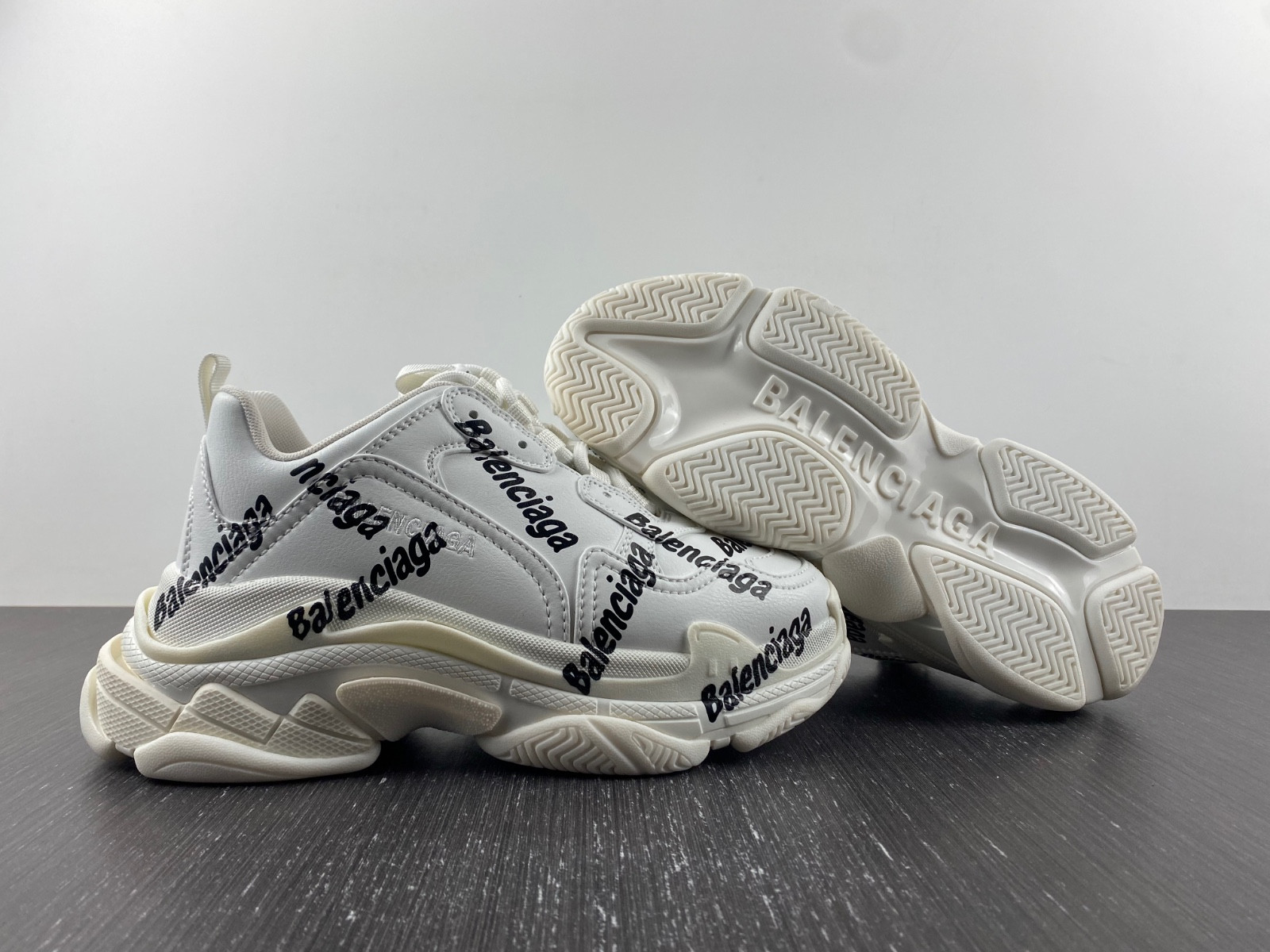 Ba*len*cia*ga triple s 524039 w2fa8 9010