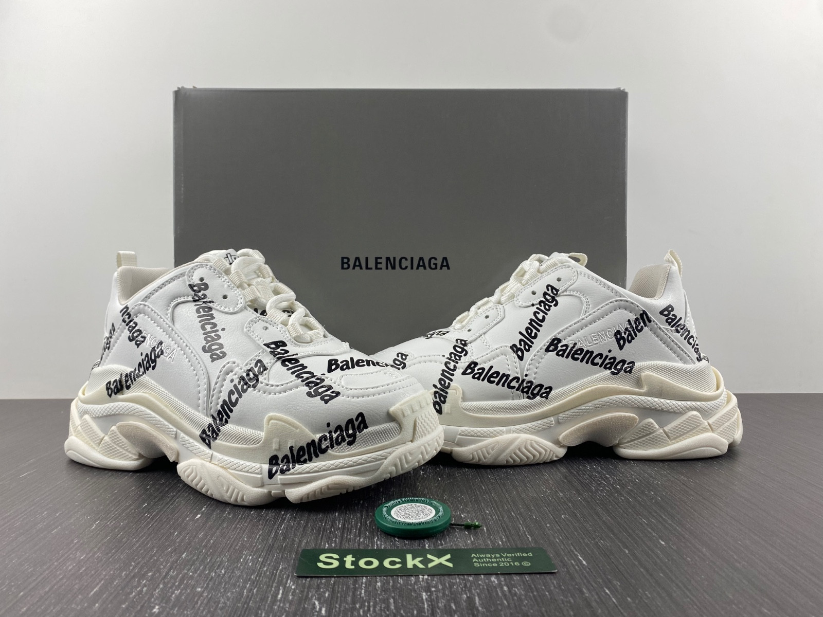 Ba*len*cia*ga triple s 524039 w2fa8 9010