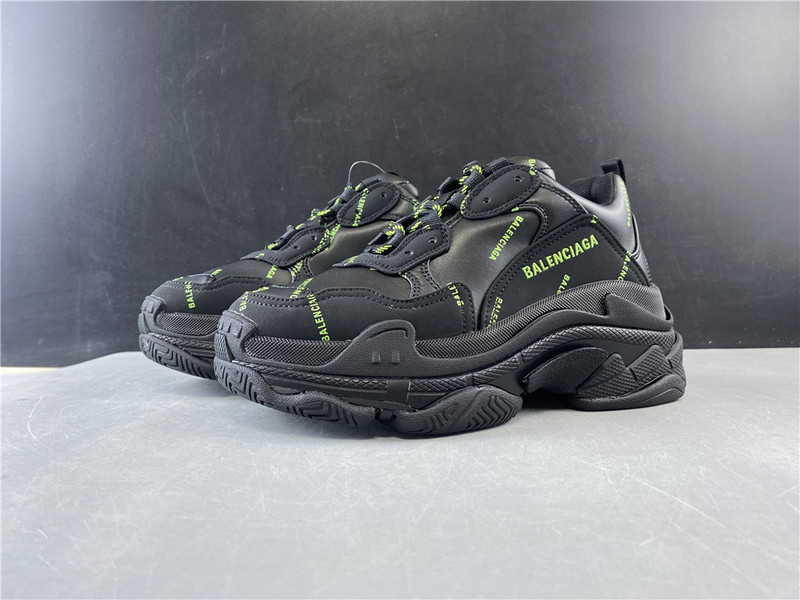 BLCG Triple S 542039-W2FA1-7633